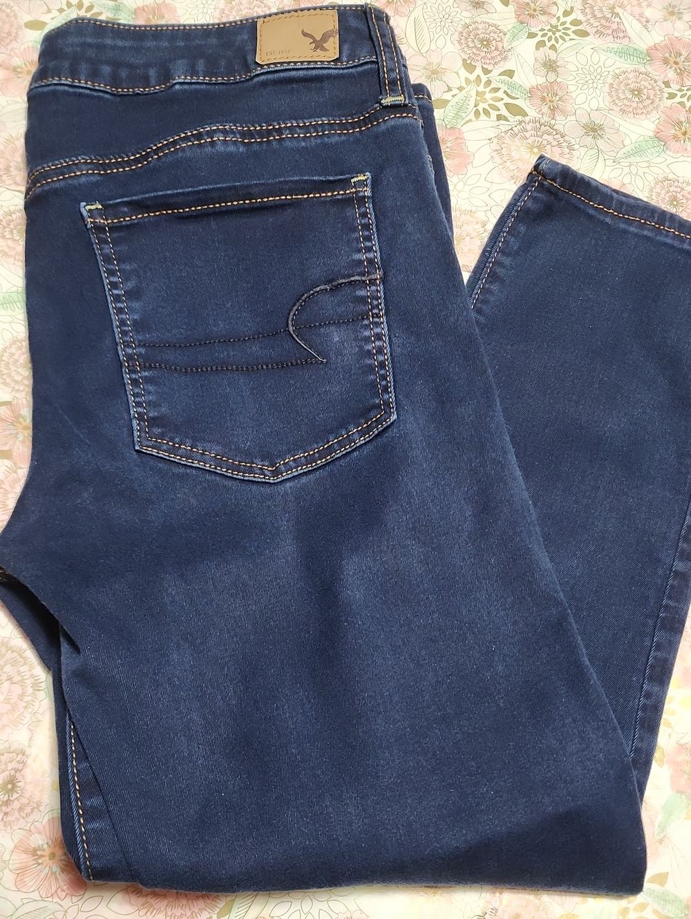 American Eagle Women's Dark Blue Denim Jeans - Size 12 Super Stretch